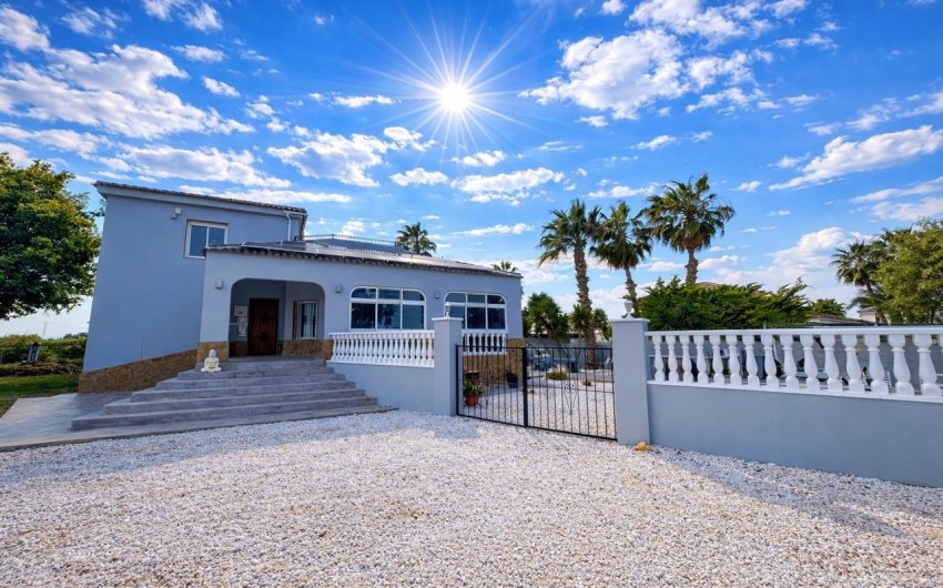 Resale - Villa -
Catral - Costa Blanca