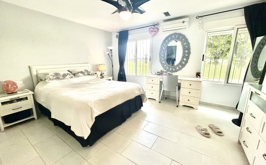 Resale - Villa -
Catral - Costa Blanca