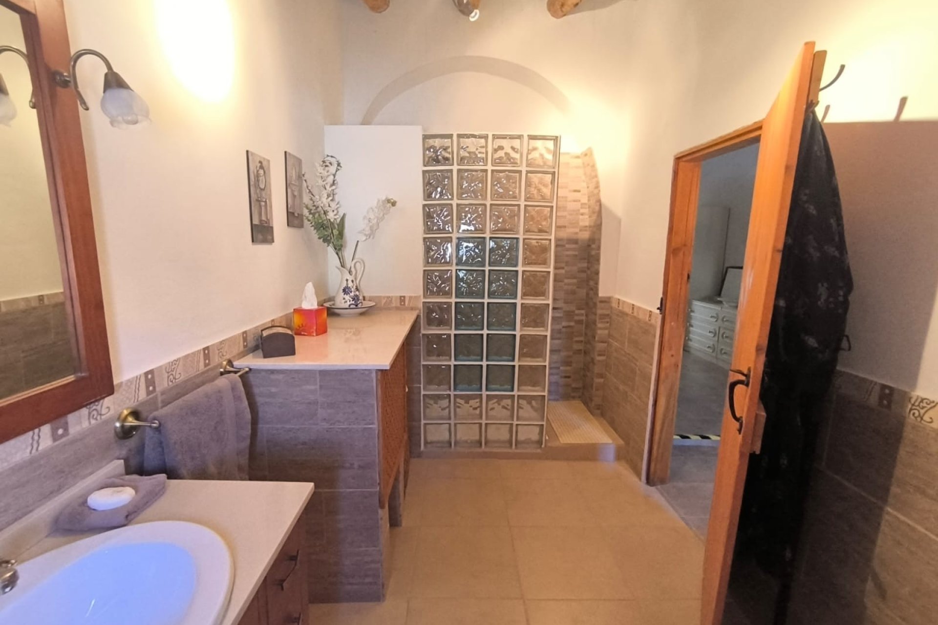 Resale - Villa -
Chinorlet - Inland