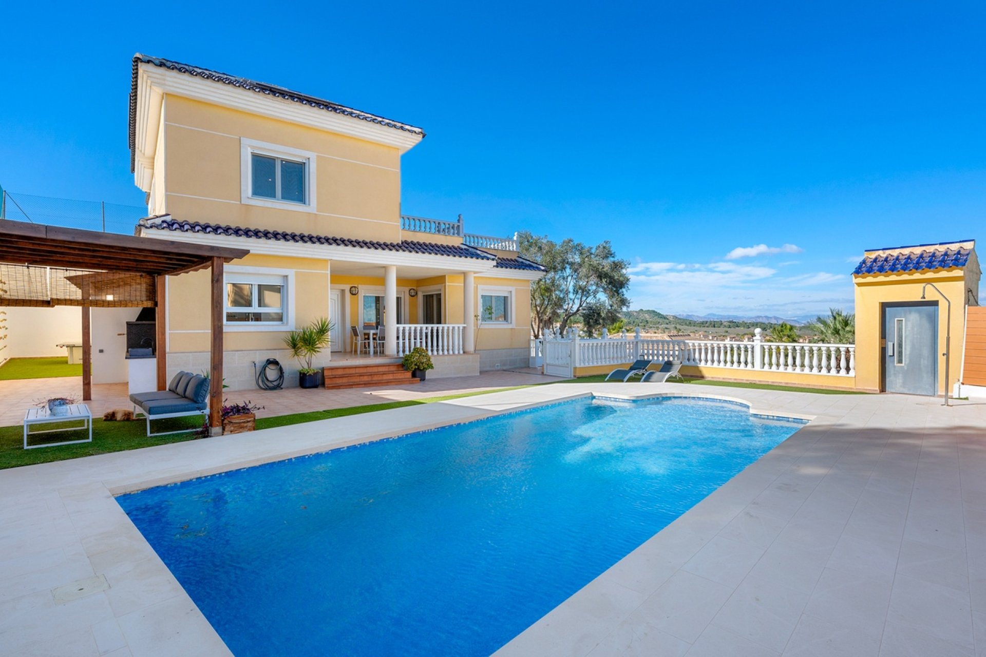 Resale - Villa -
Ciudad De Las Comunicaciones - Costa Blanca