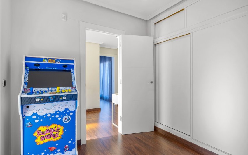 Resale - Villa -
Ciudad De Las Comunicaciones - Costa Blanca