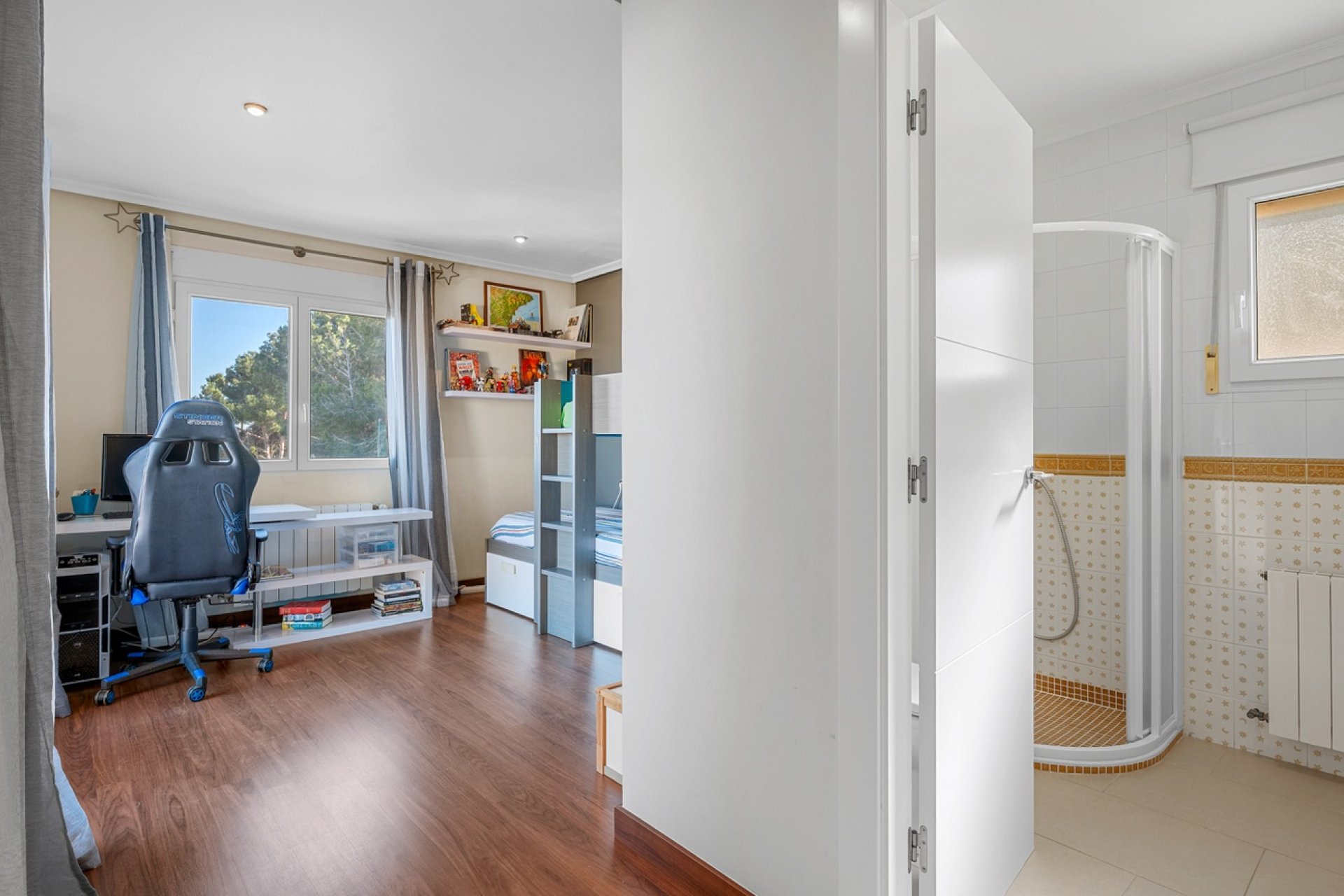 Resale - Villa -
Ciudad De Las Comunicaciones - Costa Blanca