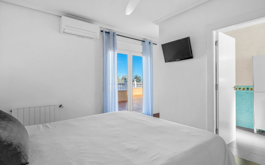 Resale - Villa -
Ciudad De Las Comunicaciones - Costa Blanca