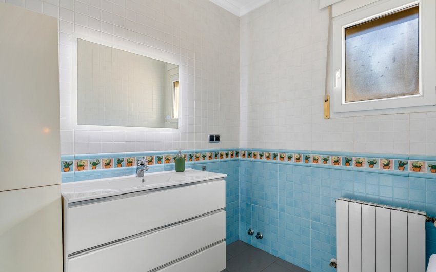 Resale - Villa -
Ciudad De Las Comunicaciones - Costa Blanca