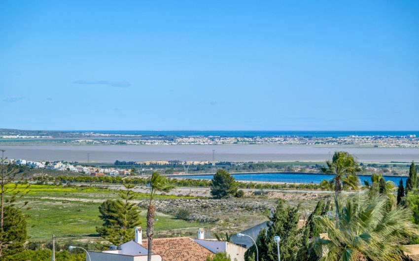 Resale - Villa -
Ciudad De Las Comunicaciones - Costa Blanca