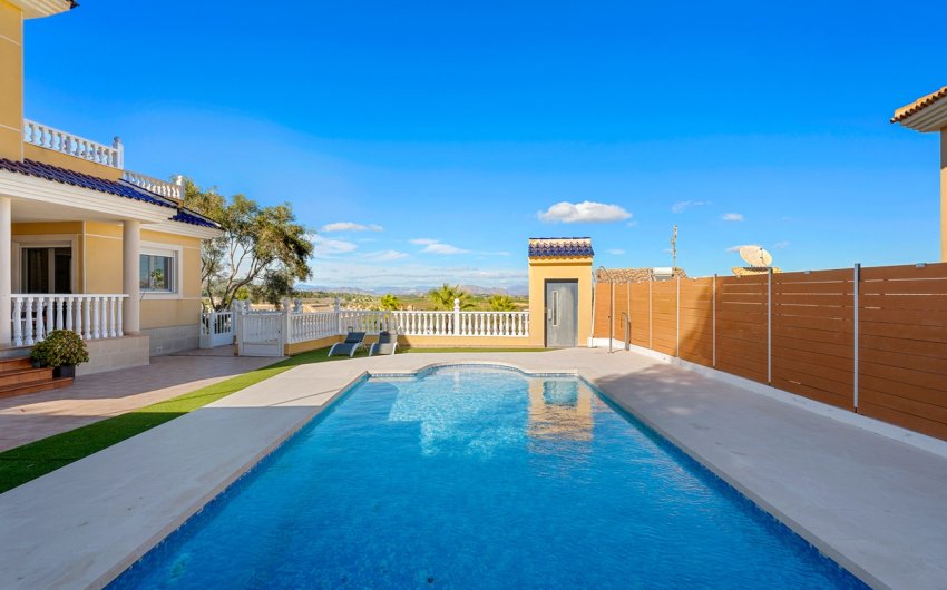 Resale - Villa -
Ciudad De Las Comunicaciones - Costa Blanca