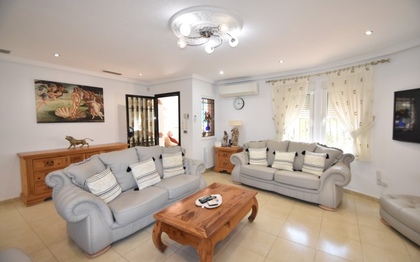 Resale - Villa -
Ciudad Quesada - Center