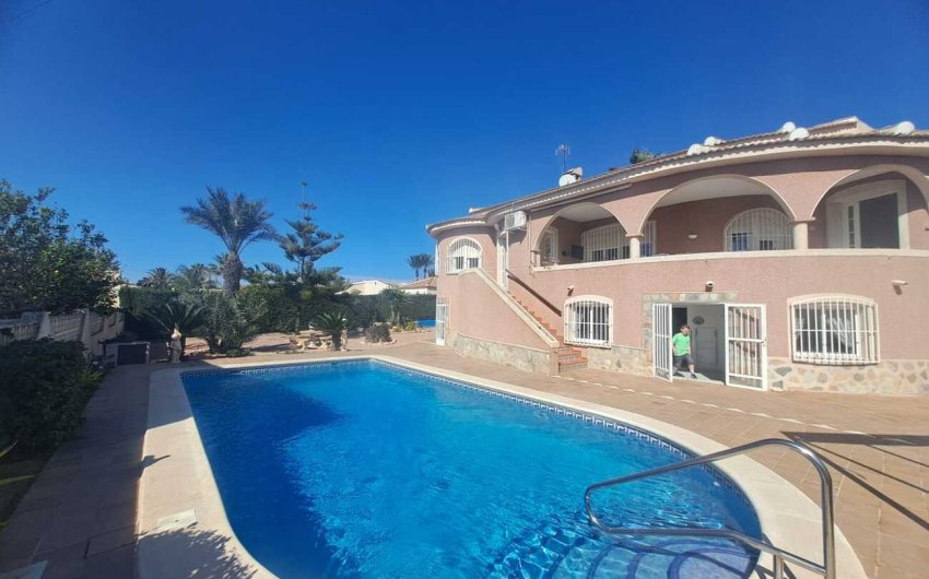 Resale - Villa -
Ciudad Quesada - Costa Blanca