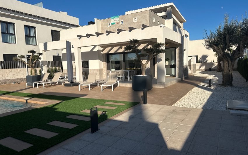 Resale - Villa -
Ciudad Quesada - Doña Pepa