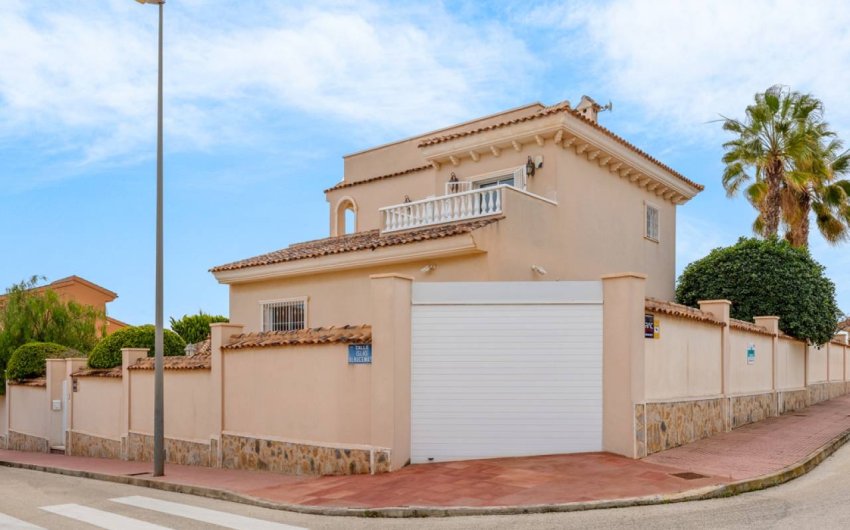 Resale - Villa -
Ciudad Quesada - La Fiesta