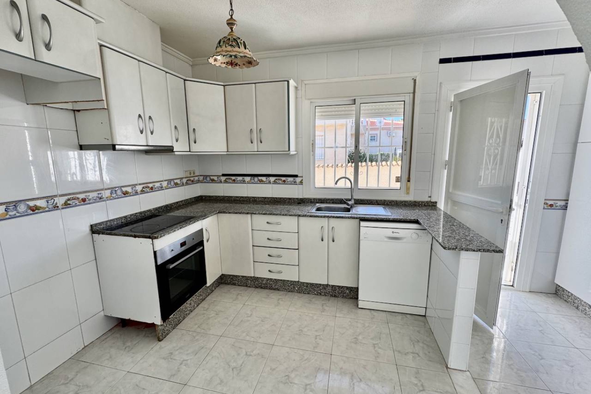 Resale - Villa -
Ciudad Quesada - Lo Pepin