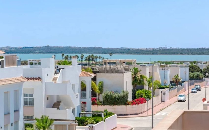 Resale - Villa -
Ciudad Quesada - Pueblo Bravo