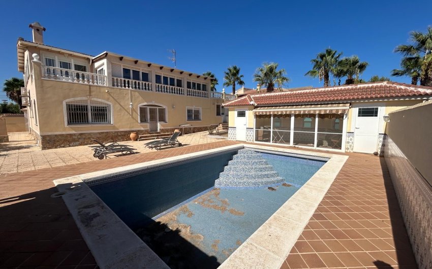 Resale - Villa -
Ciudad Quesada - town