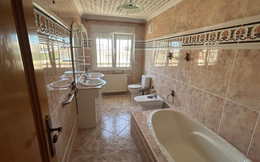 Resale - Villa -
Ciudad Quesada - town