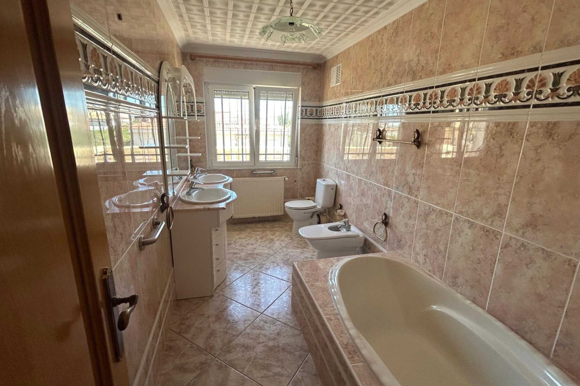 Resale - Villa -
Ciudad Quesada - town