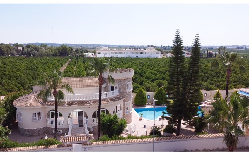 Resale - Villa -
Ciudad Quesada