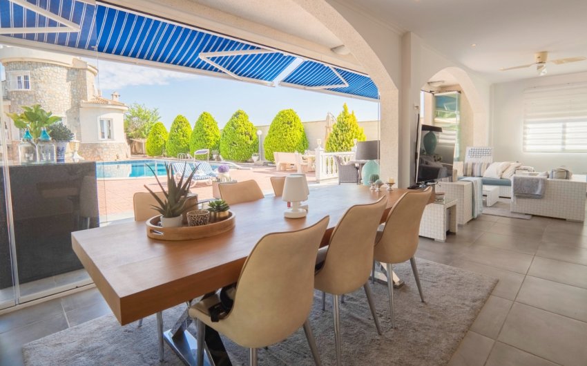 Resale - Villa -
Ciudad Quesada