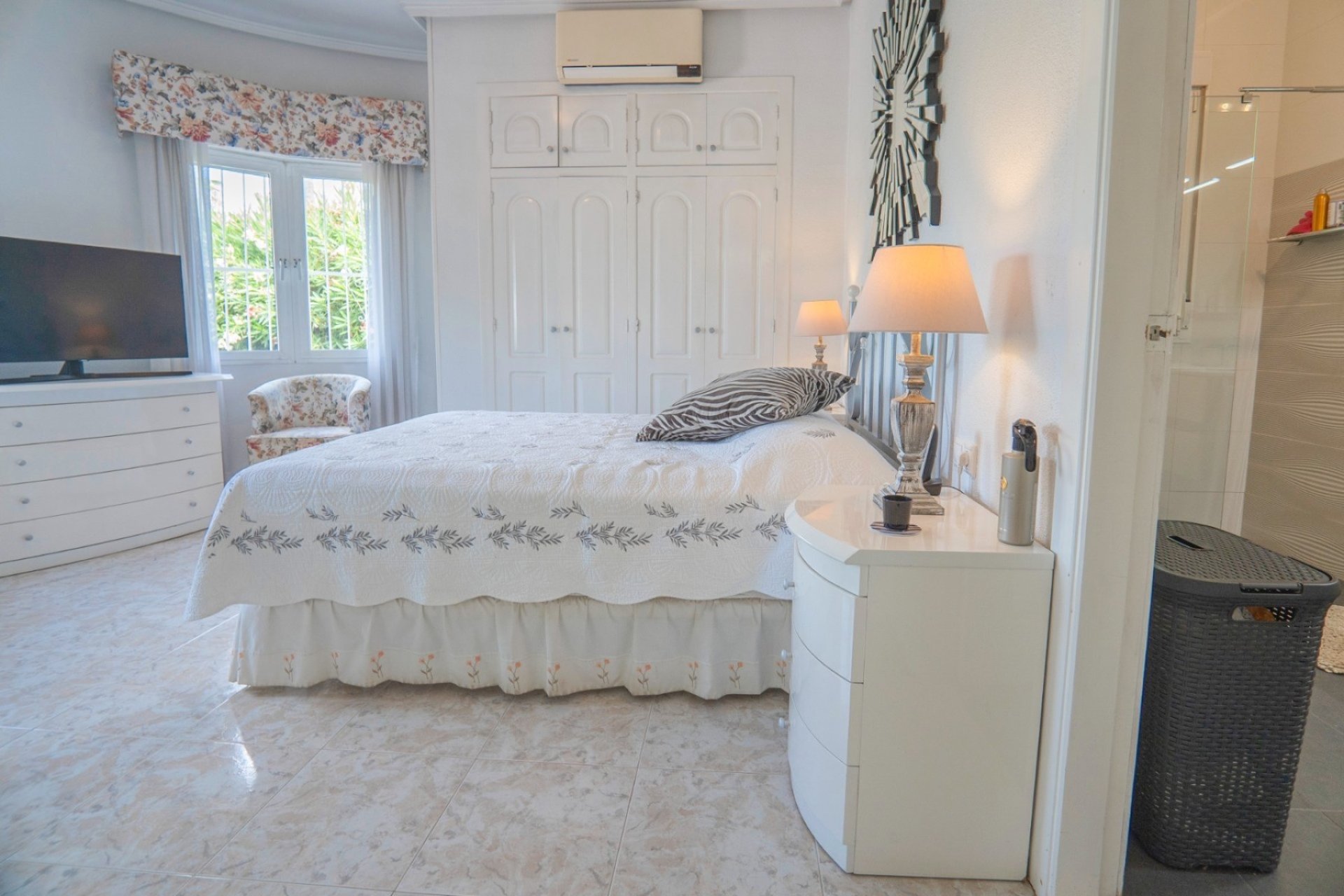 Resale - Villa -
Ciudad Quesada