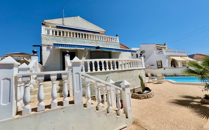 Resale - Villa -
Ciudad Quesada