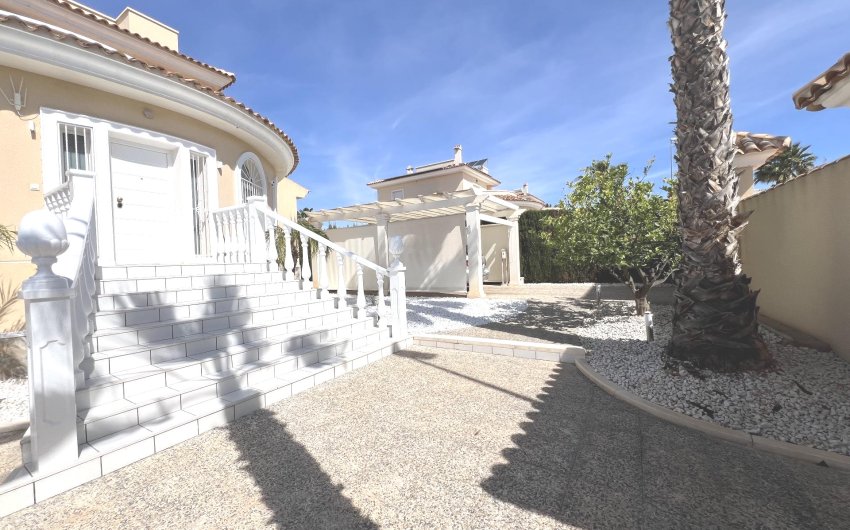 Resale - Villa -
Ciudad Quesada