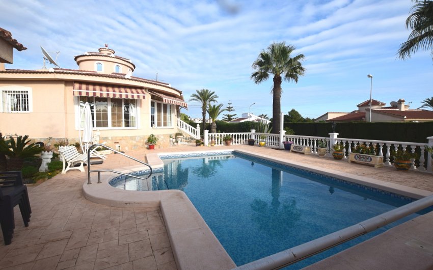 Resale - Villa -
Ciudad Quesada