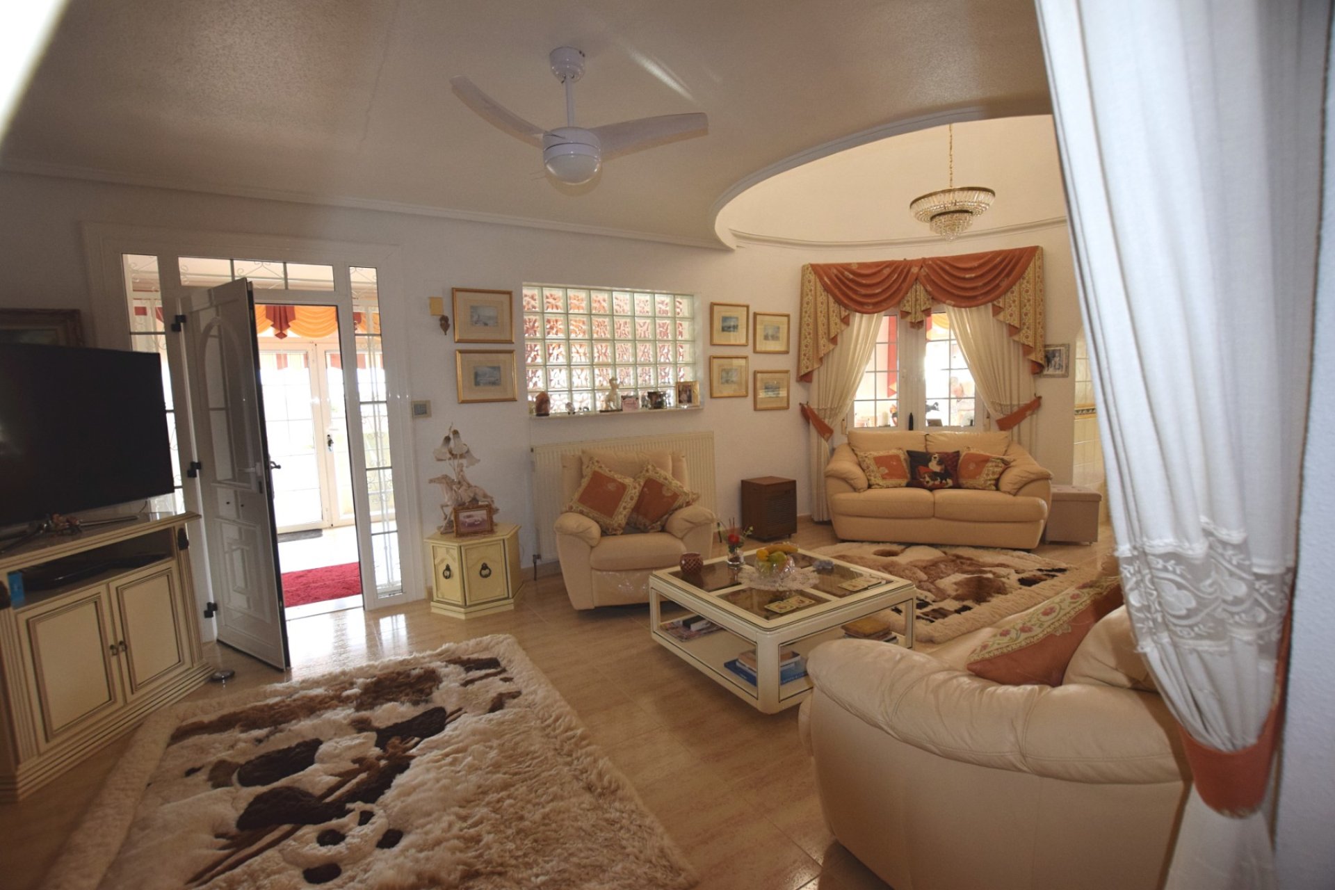 Resale - Villa -
Ciudad Quesada