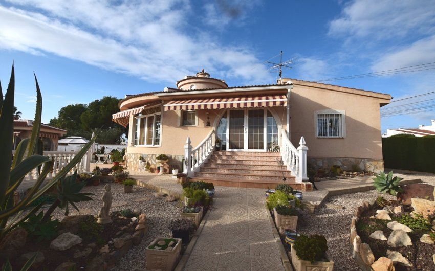 Resale - Villa -
Ciudad Quesada