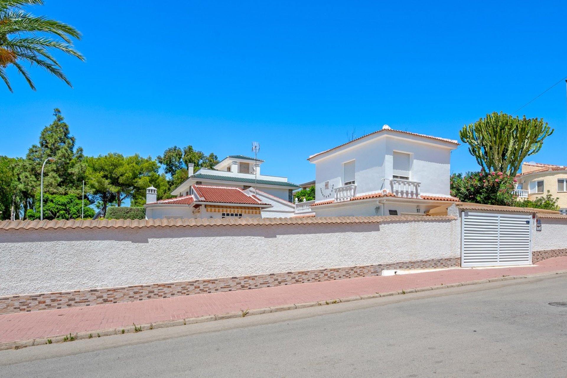 Resale - Villa -
Ciudad Quesada