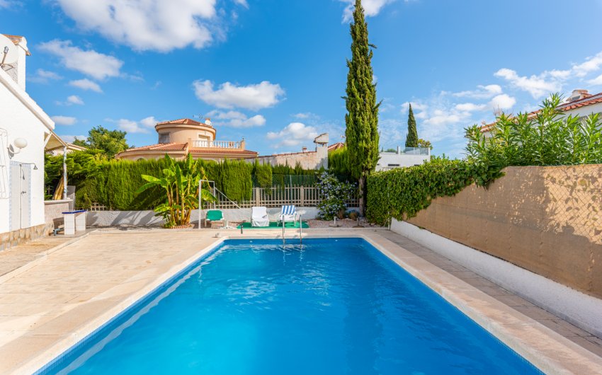 Resale - Villa -
Ciudad Quesada