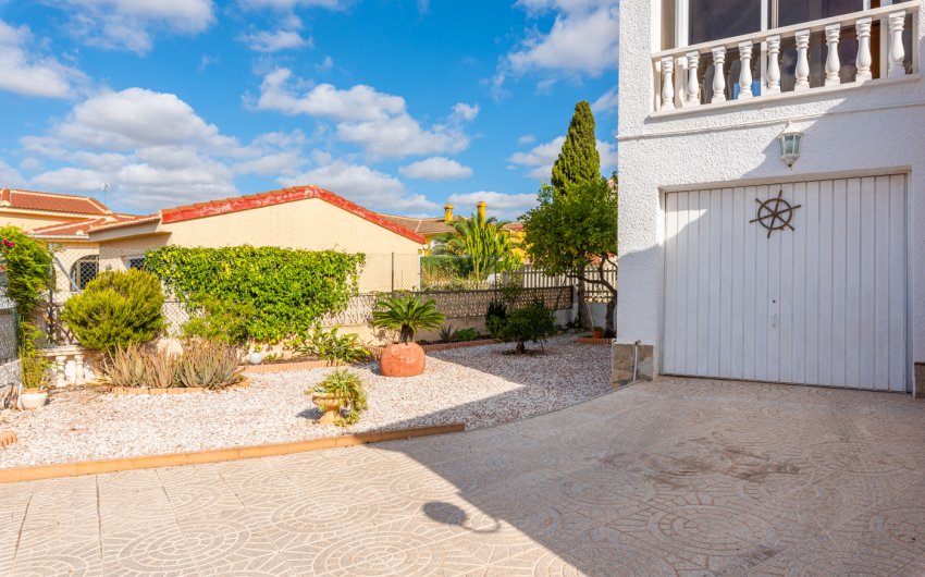 Resale - Villa -
Ciudad Quesada