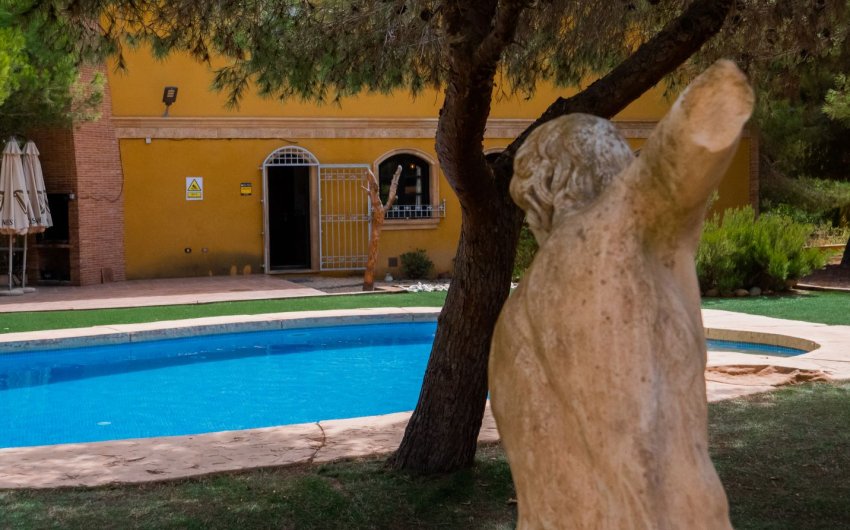 Resale - Villa -
Ciudad Quesada