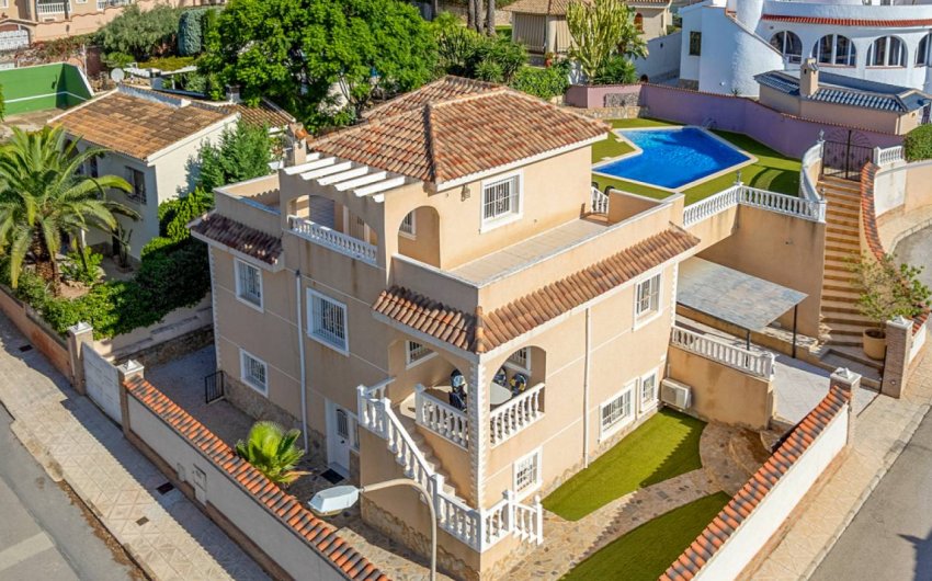 Resale - Villa -
Ciudad Quesada