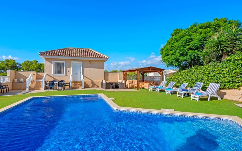 Resale - Villa -
Ciudad Quesada
