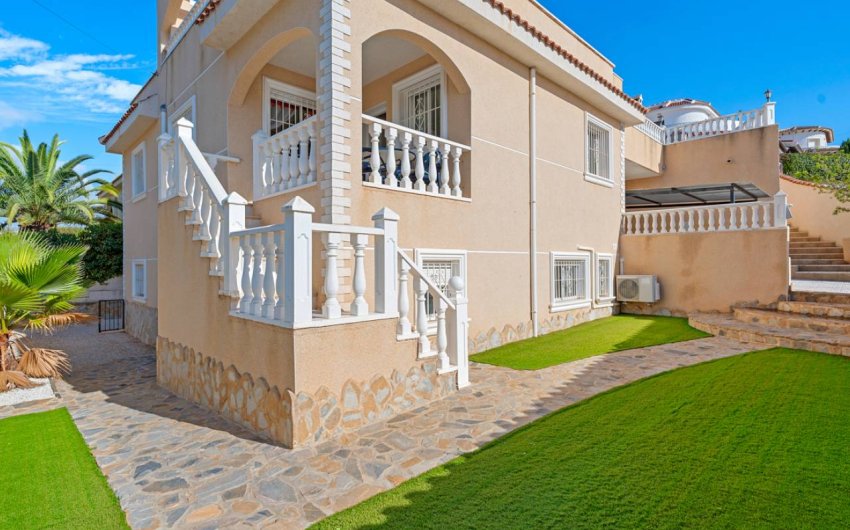 Resale - Villa -
Ciudad Quesada