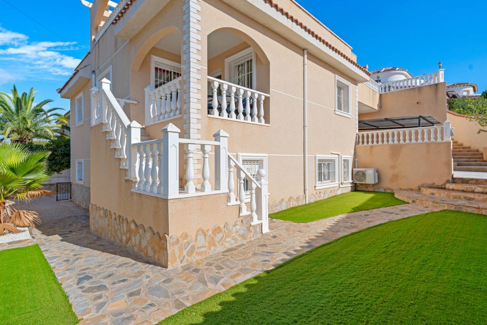 Resale - Villa -
Ciudad Quesada