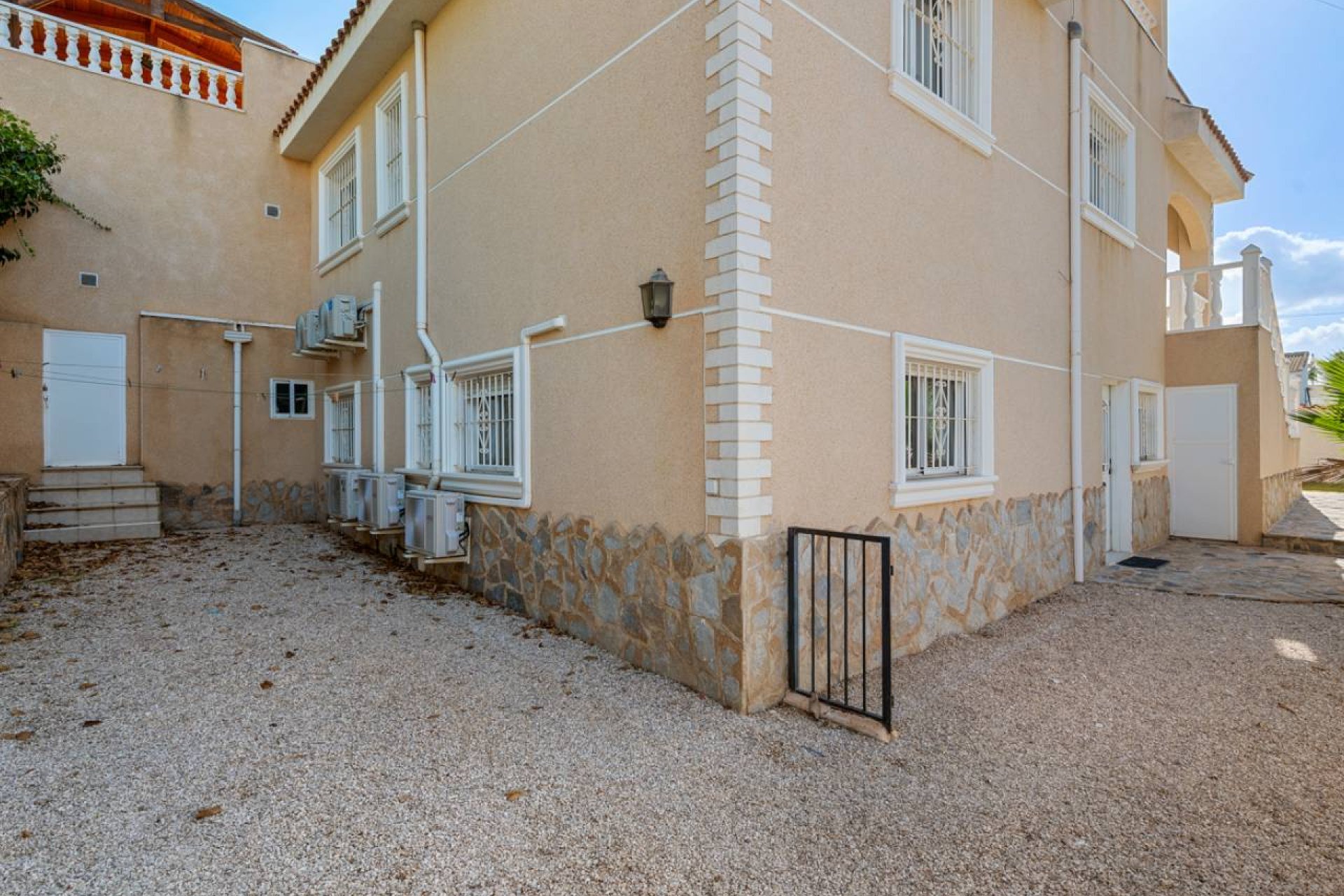 Resale - Villa -
Ciudad Quesada