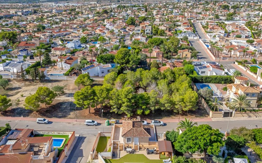 Resale - Villa -
Ciudad Quesada