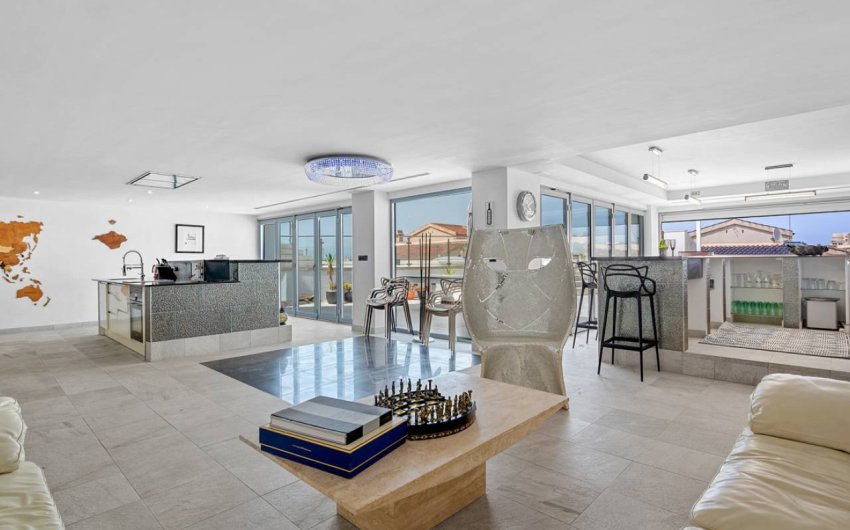 Resale - Villa -
Ciudad Quesada