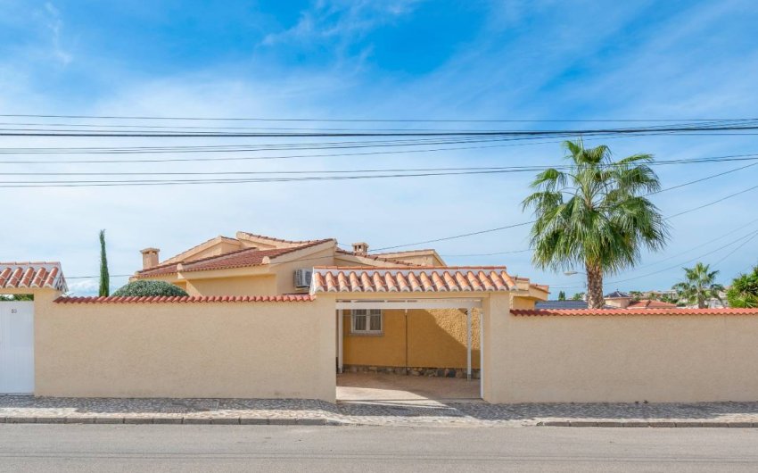 Resale - Villa -
Ciudad Quesada