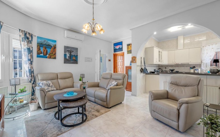 Resale - Villa -
Ciudad Quesada