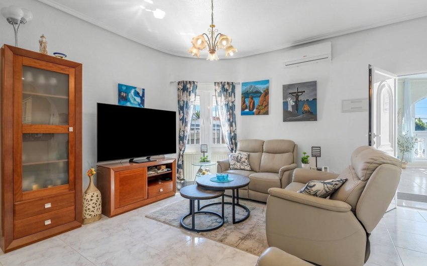 Resale - Villa -
Ciudad Quesada