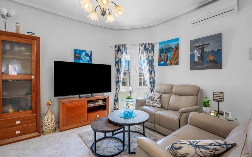 Resale - Villa -
Ciudad Quesada