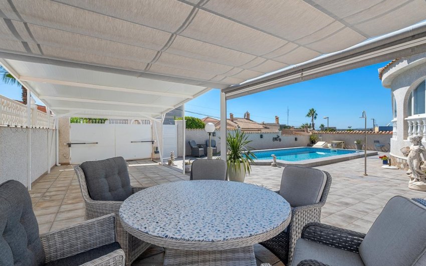 Resale - Villa -
Ciudad Quesada