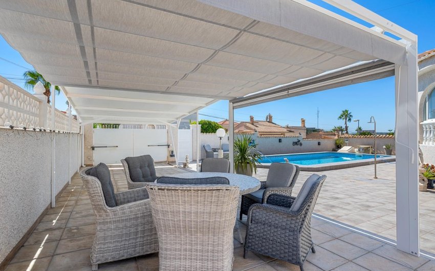 Resale - Villa -
Ciudad Quesada