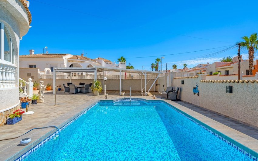 Resale - Villa -
Ciudad Quesada