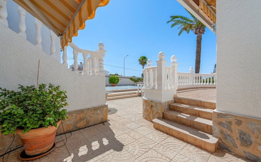 Resale - Villa -
Ciudad Quesada