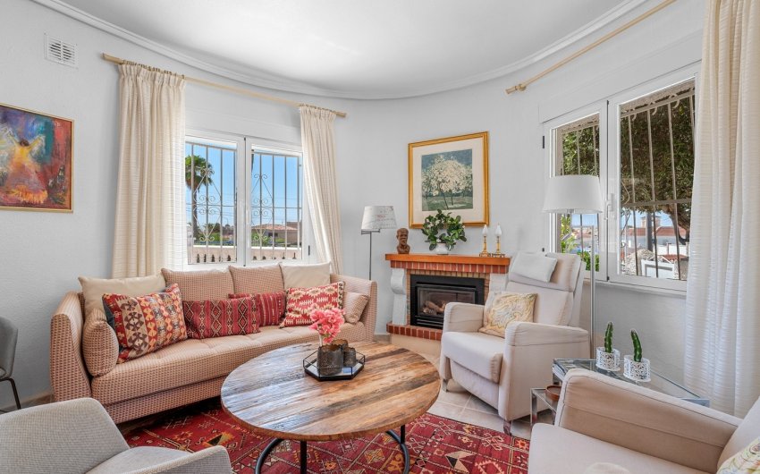 Resale - Villa -
Ciudad Quesada