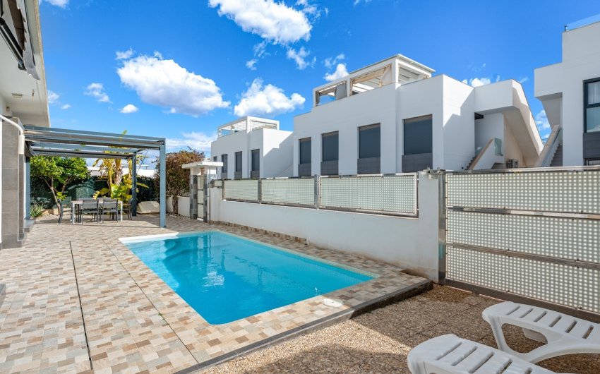 Resale - Villa -
Ciudad Quesada