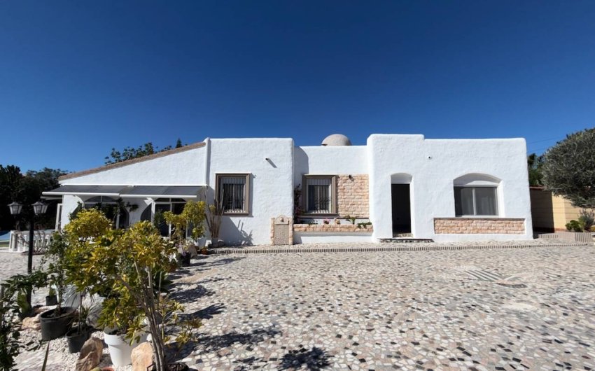 Resale - Villa -
Ciudad Quesada