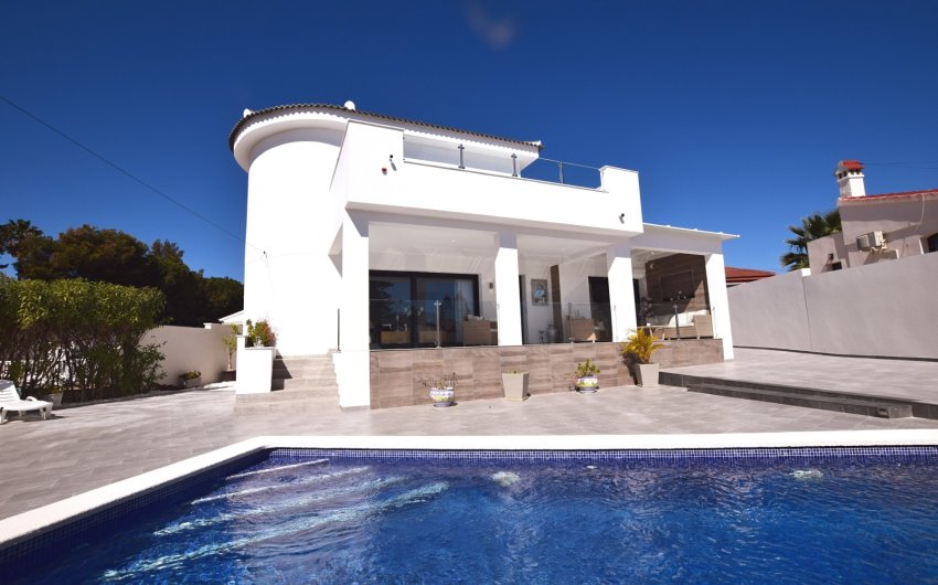 Resale - Villa -
Ciudad Quesada